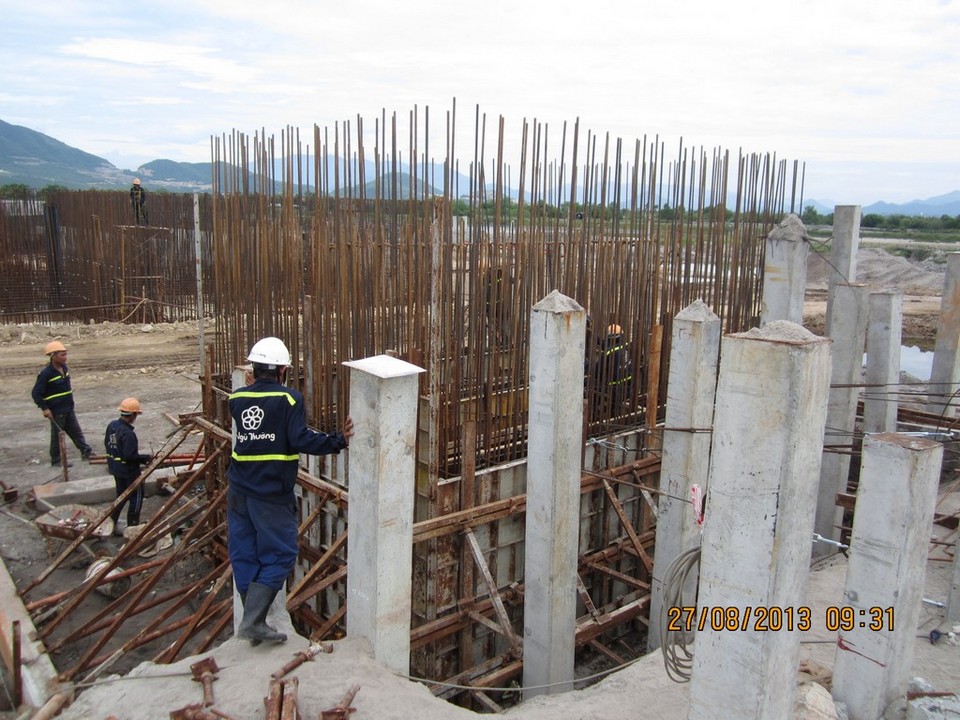 Thi cong do BT Buong phan phoi.jpg